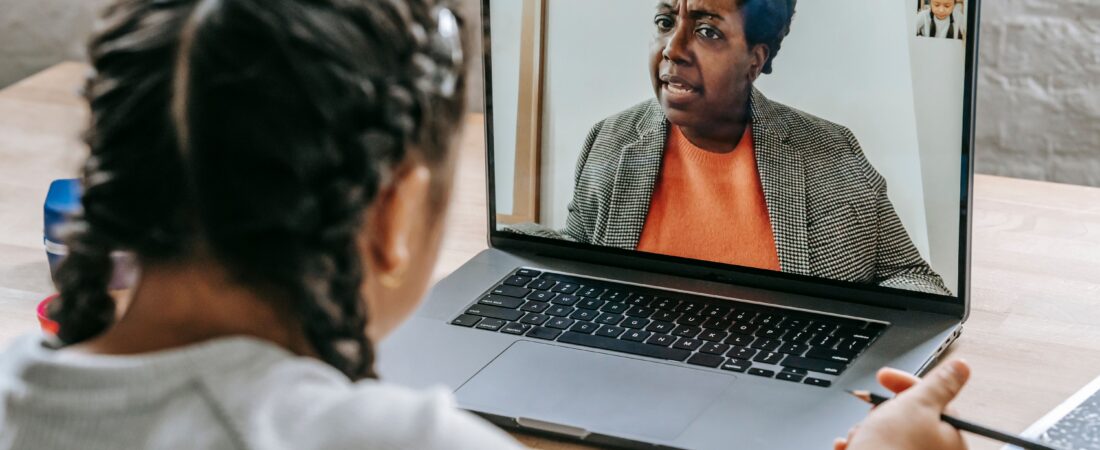 Pendidikan Online dan Kesejahteraan Sosial: Apa Hubungannya?